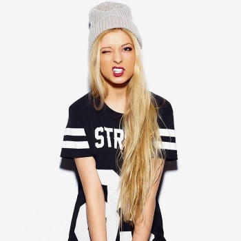 로맨티스트 러플 소매 블라우스