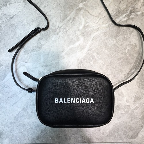 발렌시아가 EVERYDAY 에브리데이 카메라백 20cm