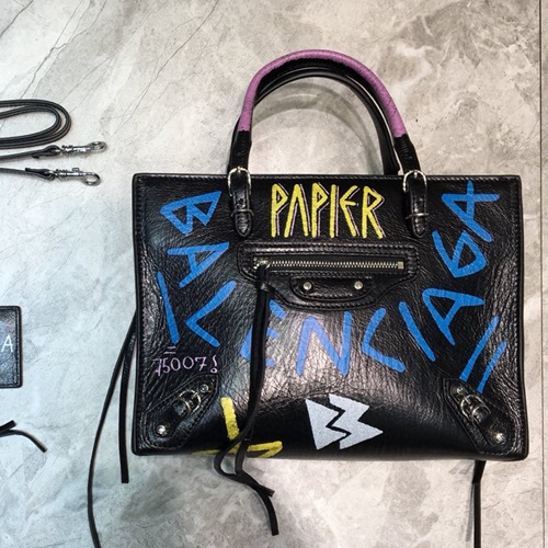 발렌시아가 그래피티 클래식 시티백 26cm