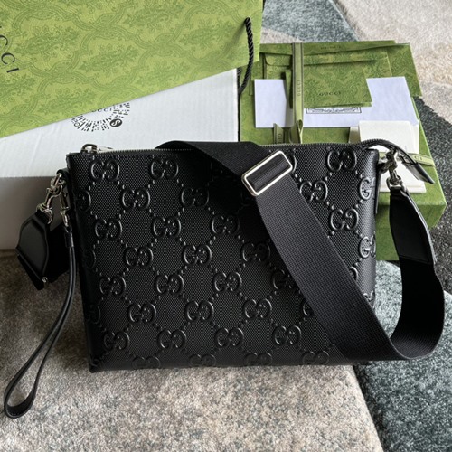 구찌 696009 GG 엠보스 미디움 메신저백
