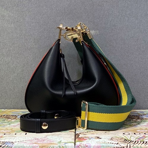 구찌 699409 GG 수프림 아따슈 스몰 숄더백