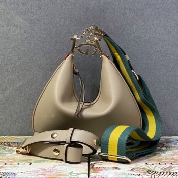 구찌 699409 GG 수프림 아따슈 스몰 숄더백