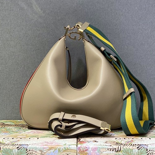 구찌 702823 GG 수프림 아따슈 라지 숄더백