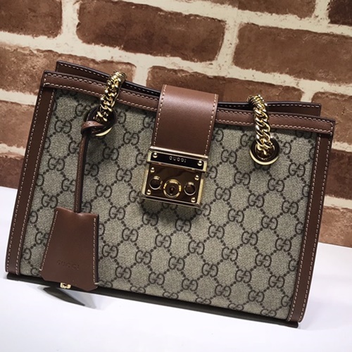 구찌 GG 수프림 패드락 숄더백