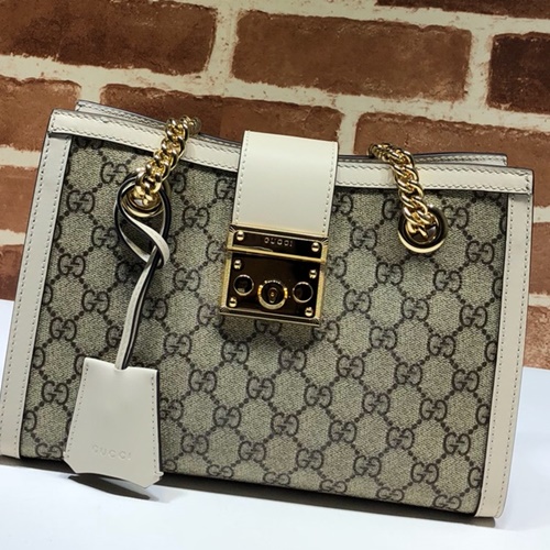 구찌 GG 수프림 패드락 숄더백