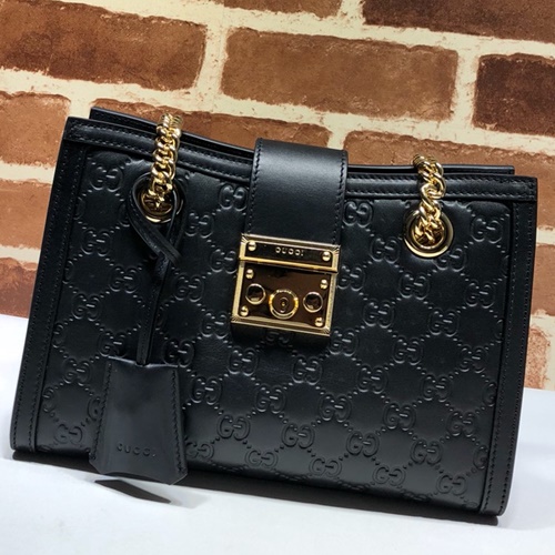 구찌 GG 수프림 패드락 숄더백