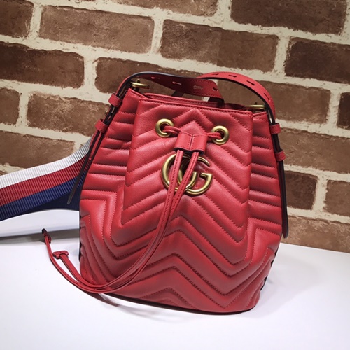 구찌 마몬트 쉐브론 버킷백