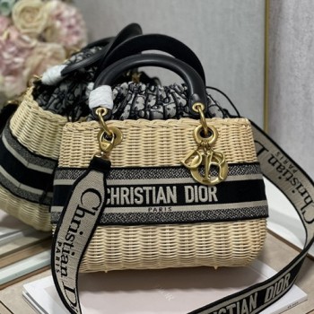 디올 D WICKER 오블리크 버킷백