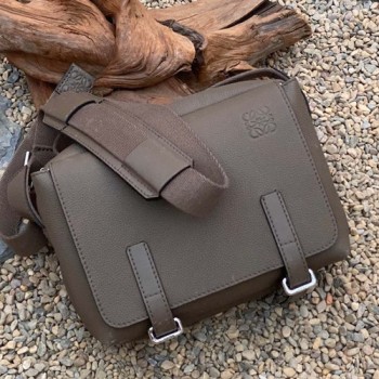 로에베 MILITARY 메신저백