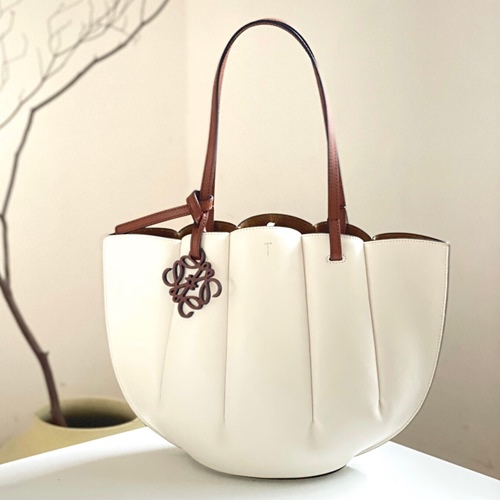 로에베 Shell 쉘 토트백