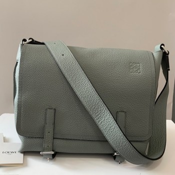 로에베 밀리터리 메신저백