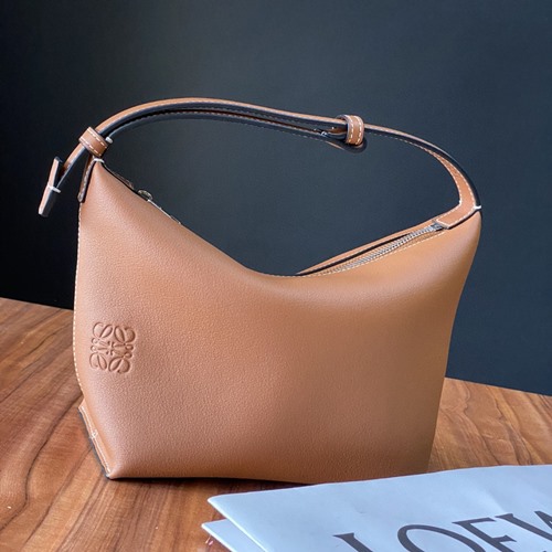 로에베 아나그램 CUBI 큐비백 21cm