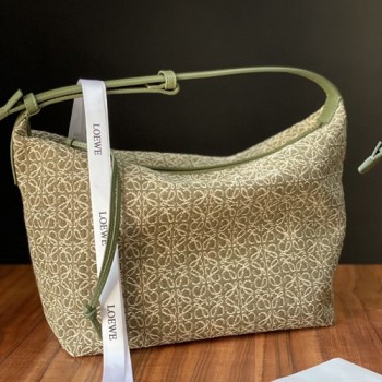 로에베 아나그램 자카드 CUBI 큐비백 25cm