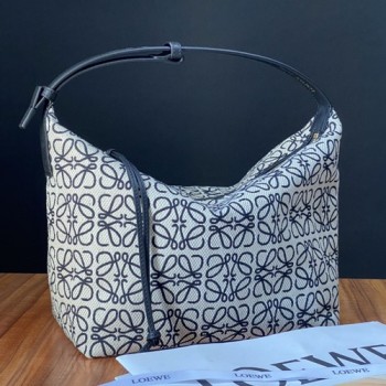 로에베 아나그램 자카드 CUBI 큐비백 25cm