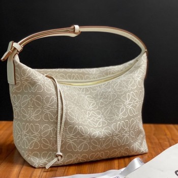 로에베 아나그램 자카드 CUBI 큐비백 25cm