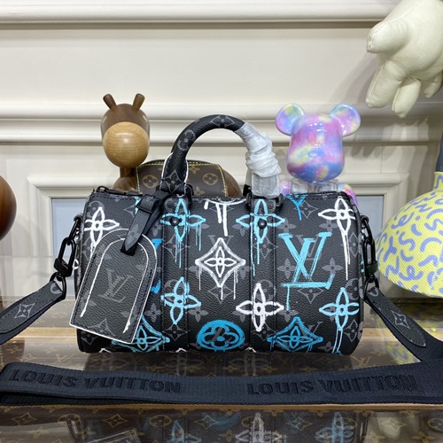 루이비통 LV 그래피티 키폴 반둘리에 25