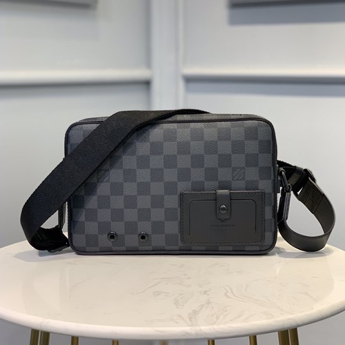 루이비통 다미에 그라피트 알파 메신저백