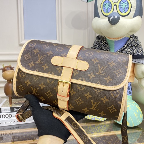 루이비통 모노그램 말누 숄더백