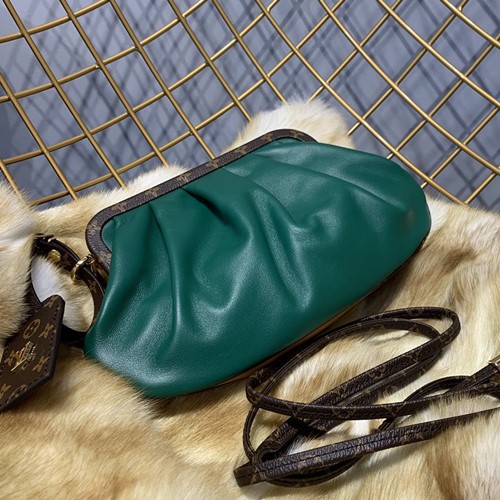 루이비통 모노그램 볼시콧 클러치백