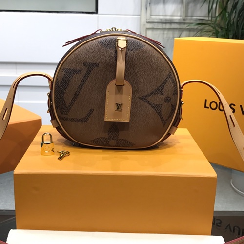 루이비통 모노그램 부아뜨 샤포 수플백