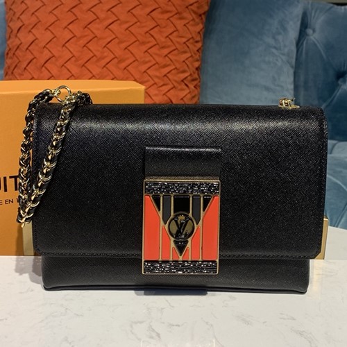 루이비통 모노그램 포쉐트 셀마 플랩백