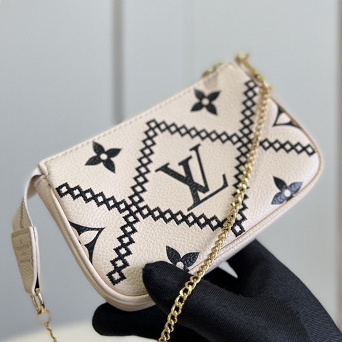 루이비통 미니 포쉐트 악세수아