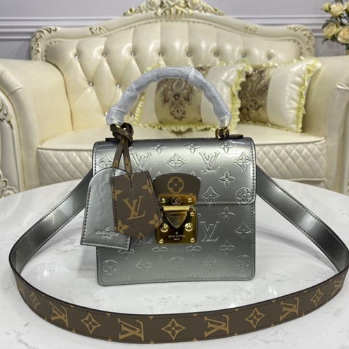 루이비통 베르니 스프링 스트리트