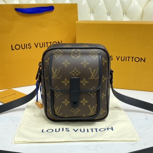 루이비통 크리스토퍼 웨어러블 월릿