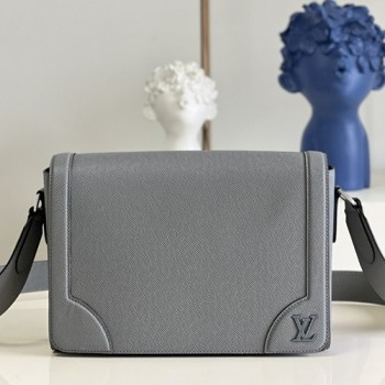 루이비통 타이가 뉴 플랩 메신저백