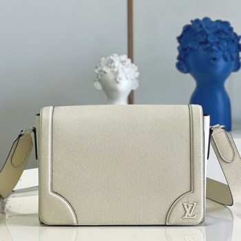 루이비통 타이가 뉴 플랩 메신저백