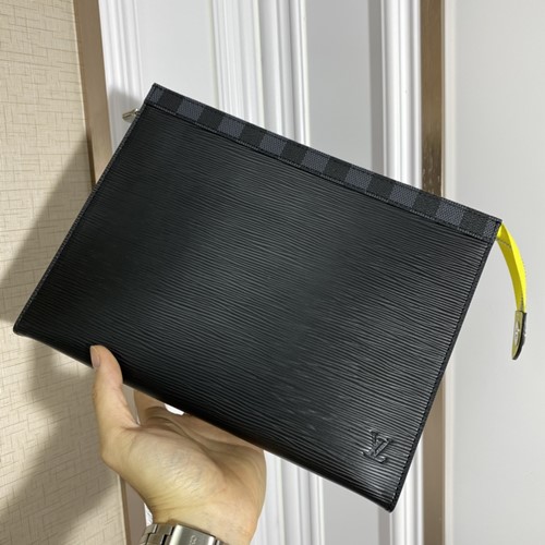 루이비통 포쉐트 보야지 클러치백 MM