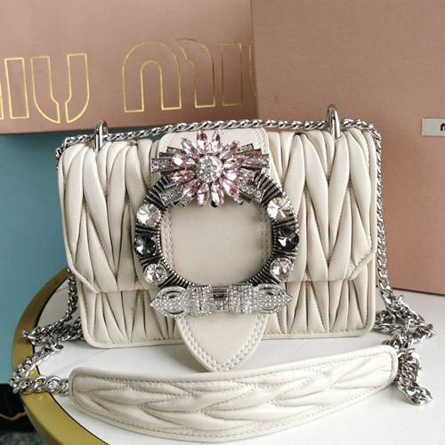 미우미우 5BD084 MATELASSE 마테라쎄 나파 미우레이디 숄더백