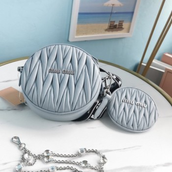 미우미우 5BH191 MATELASSE 마테라쎄 나파 멀티 파우치 미니체인백