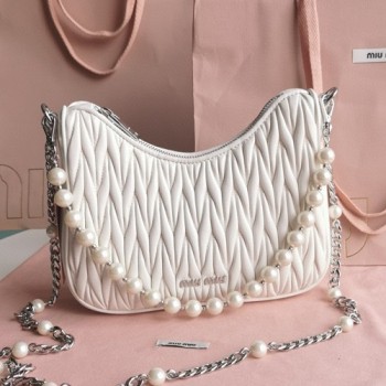 미우미우 5BH211 MATELASSE 마테라쎄 나파 진주 숄더백
