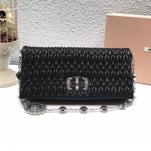 미우미우 CLOQUE 나파 크리스탈 숄더백