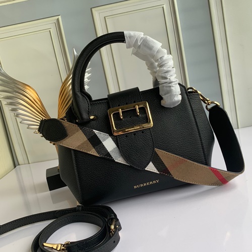 버버리 THE BUCKLE 버클백 24cm