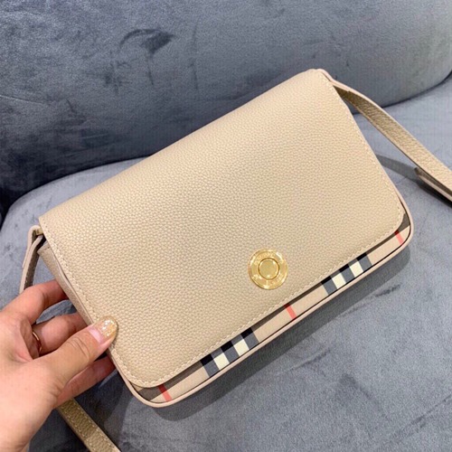 버버리 체크 래더 노트백