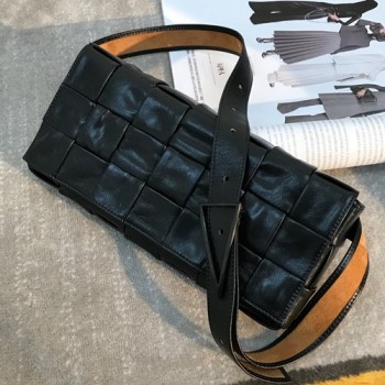 보테가 베네타 intrecciato 인트레치아토 벨트 카세트백