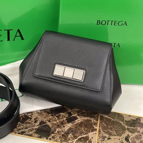 보테가 베네타 미니 벨트백