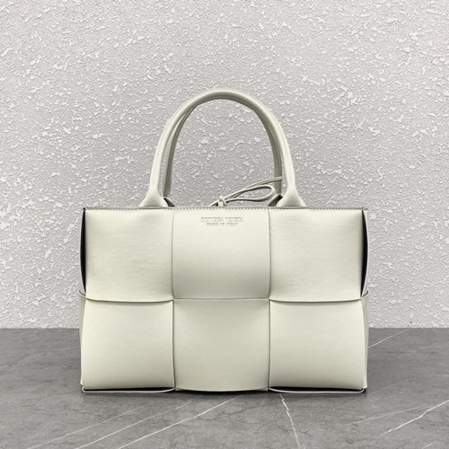 보테가 베네타 아르코 토트백 32cm