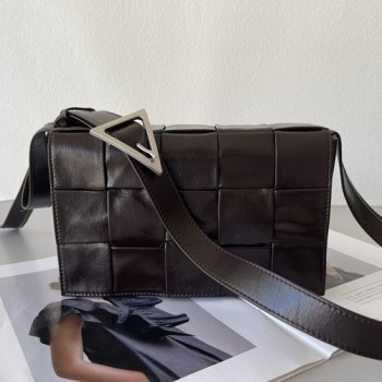 보테가 베네타 인트레치오 패러킷 카세트백