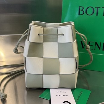 보테가 베네타 크로스백 680218 카세트 버킷백