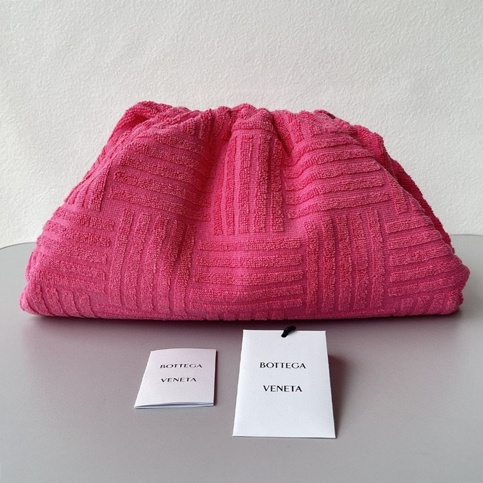 보테가베네타 더 파우치 만두 클러치백