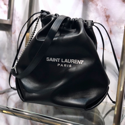 생로랑 테디 버킷백