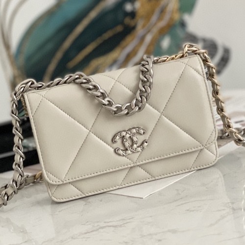 샤넬 19 WOC 플랩백