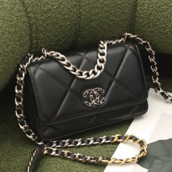 샤넬 19 WOC 플랩백