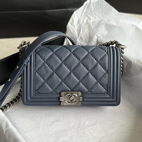 샤넬 A67086 미디움 보이백