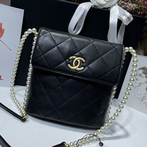 샤넬 AS2503 카프스킨 퀼팅 CC 로고 진주 체인 플랩 호보백