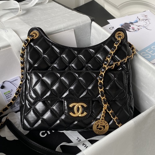 샤넬 AS3690 23C 포켓 체인 미듐 호보백