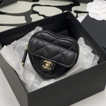 샤넬 Heart Arm Pouch 파우치